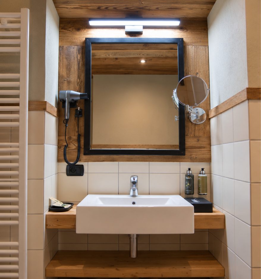 Dettaglio bagno — camera Alpine Bovindo